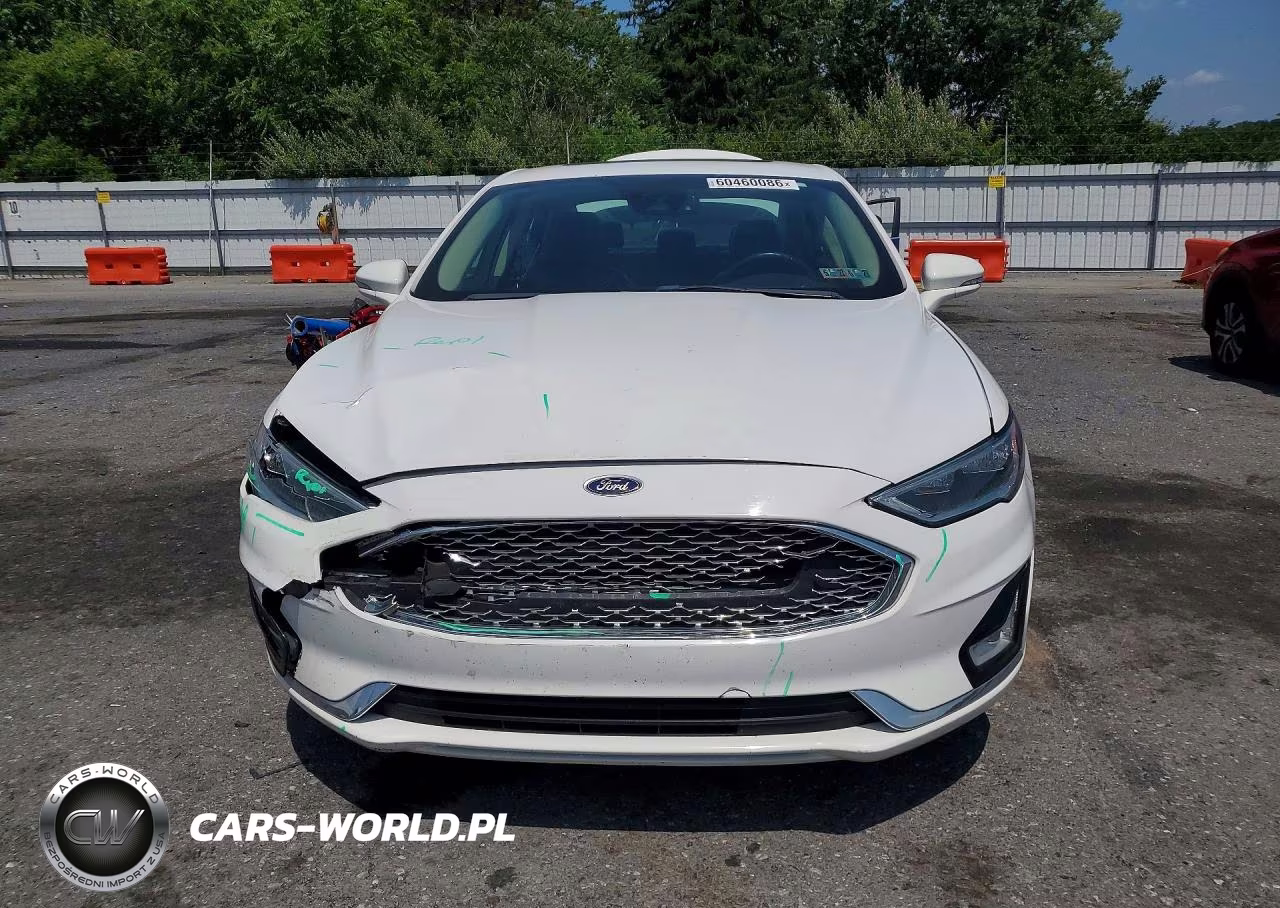 2019 Ford Fusion Titanium VIN:3FA6P0RU3KR105068 - 5