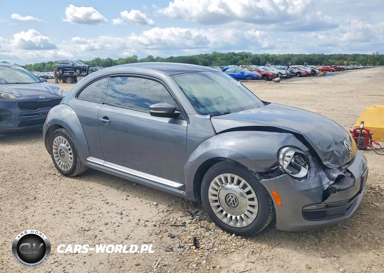 2013 Volkswagen Beetle VIN:3VWJX7AT3DM687492 - 4