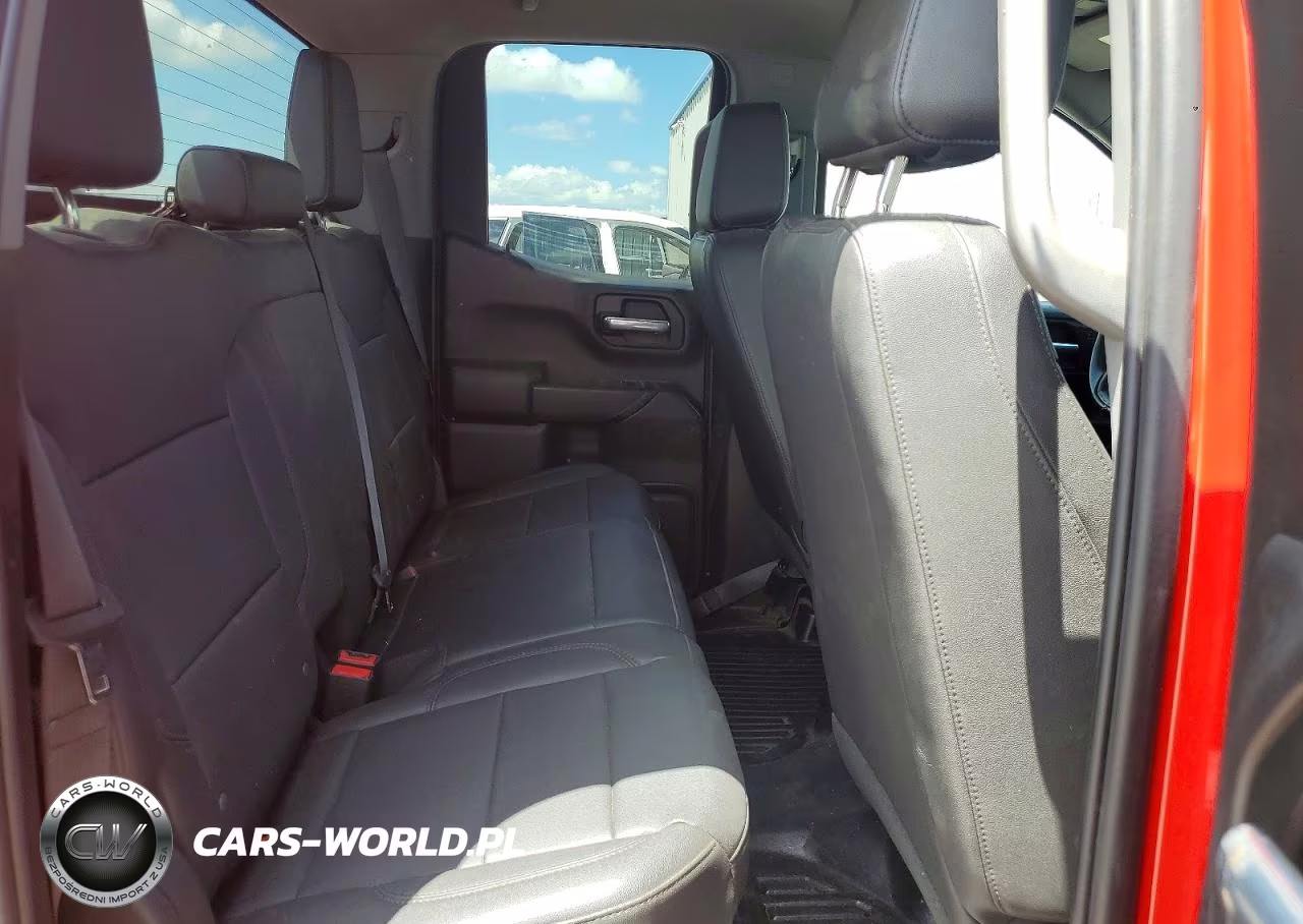 2023 GMC Sierra K1500 VIN:1GTRUAED9PZ330965 - 10