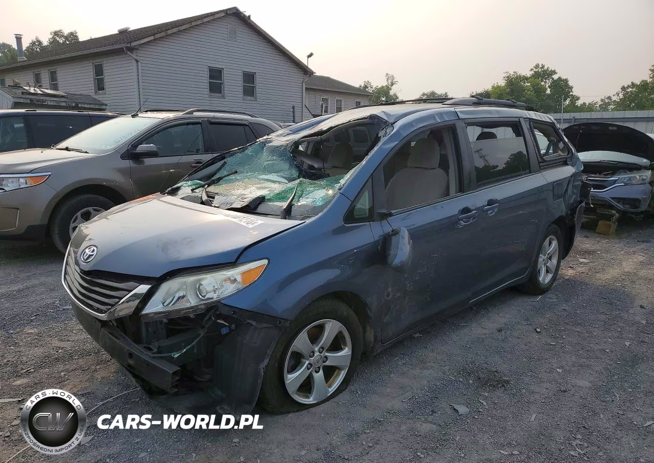 2013 Toyota Sienna Le – zdjęcie 1 z 14