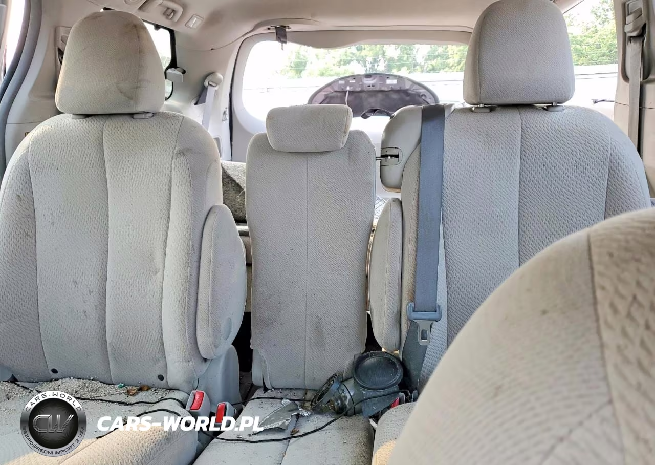 2013 Toyota Sienna Le VIN:5TDKK3DC9DS404992 - 10