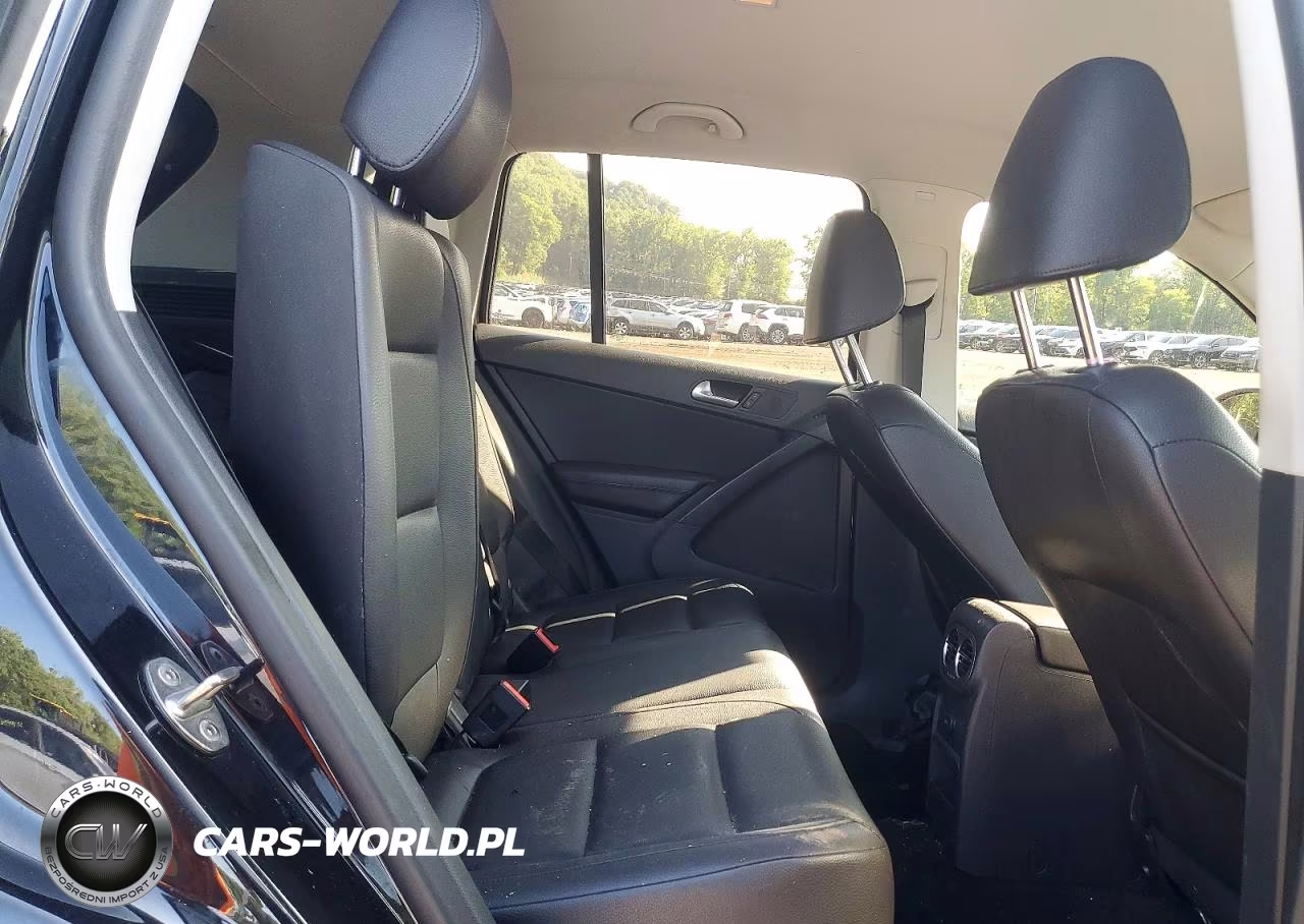 2017 Volkswagen Tiguan S VIN:WVGBV7AX2HK029199 - 11