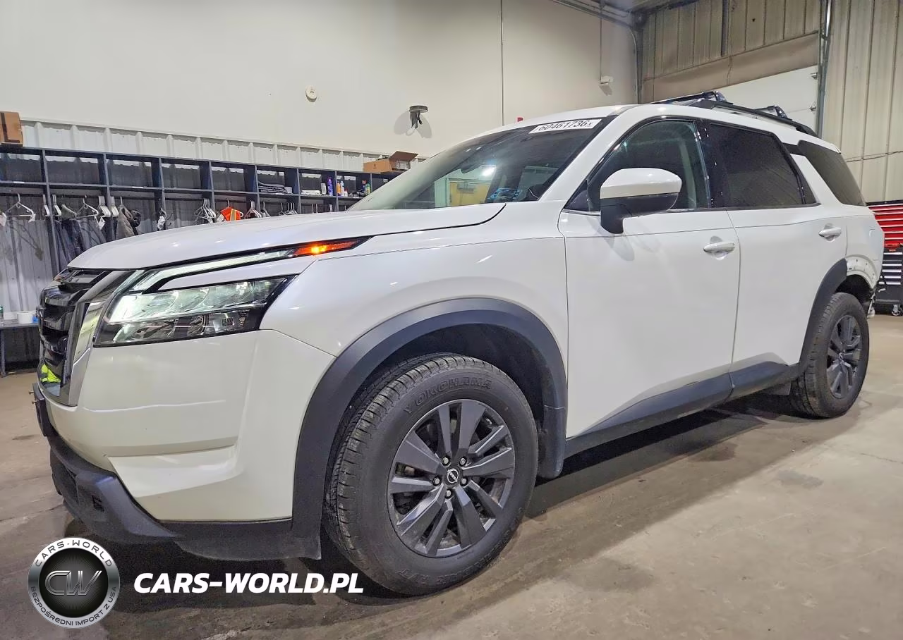 2022 Nissan Pathfinder Sv