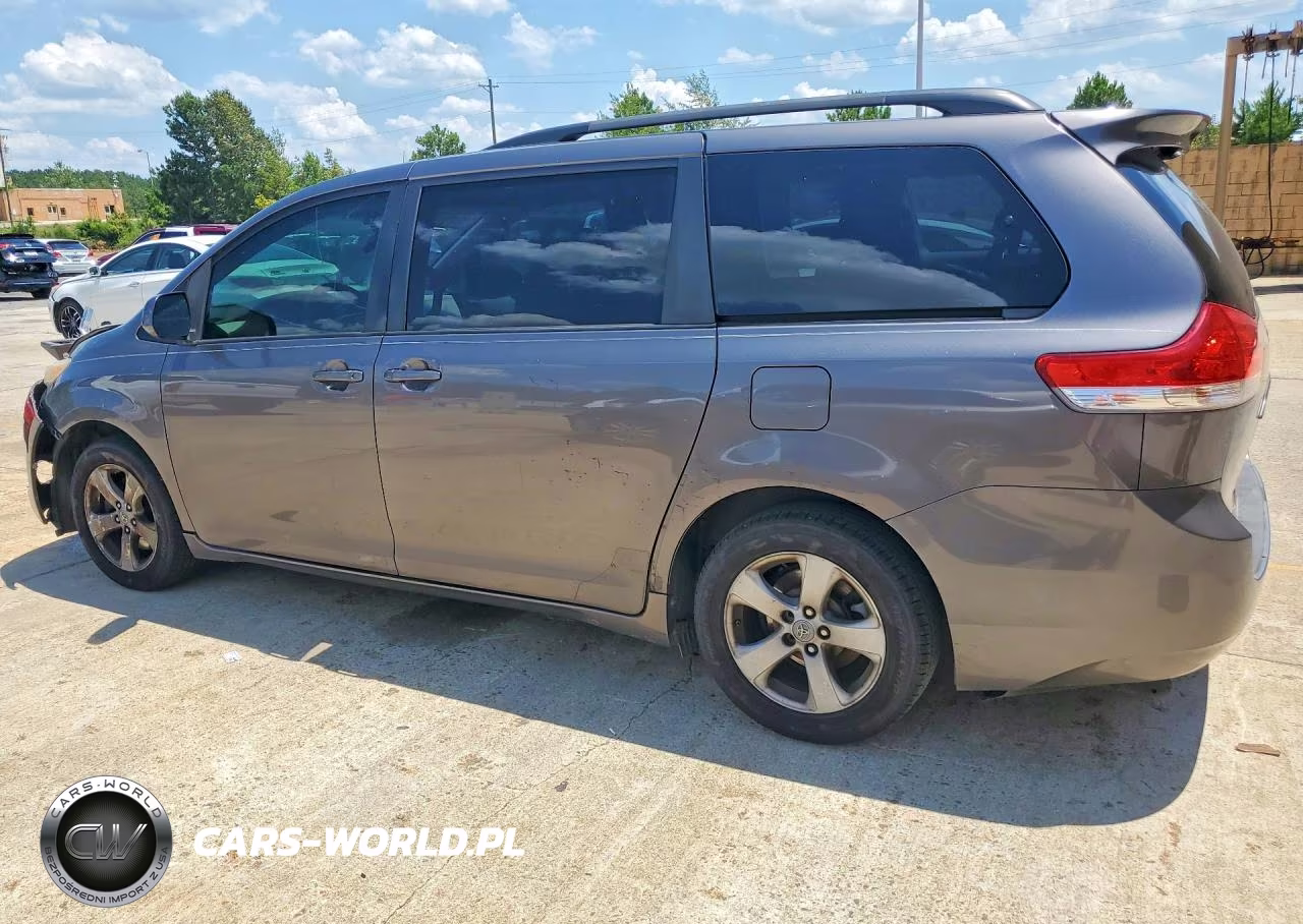 2011 Toyota Sienna Le VIN:5TDKK3DC3BS139600 - 2