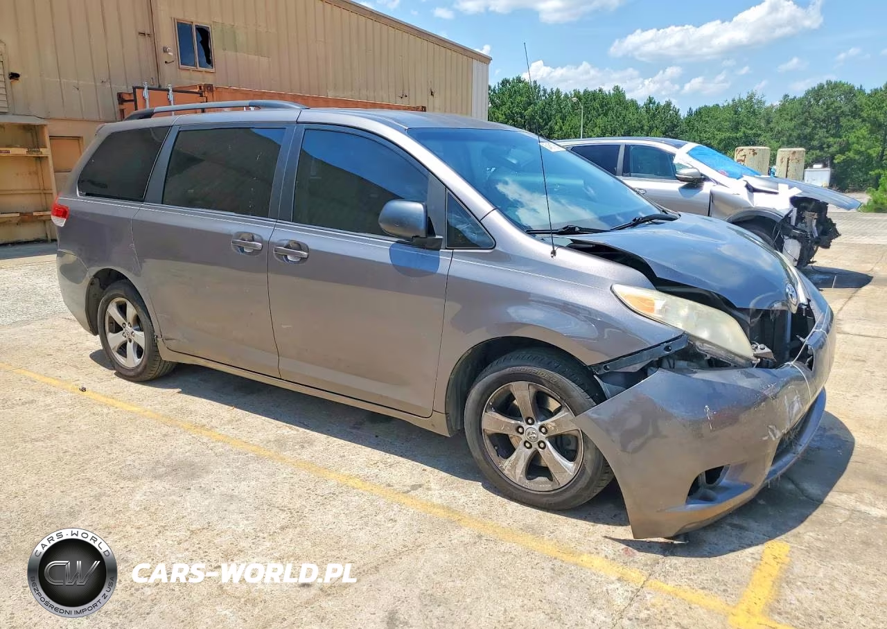 2011 Toyota Sienna Le VIN:5TDKK3DC3BS139600 - 4