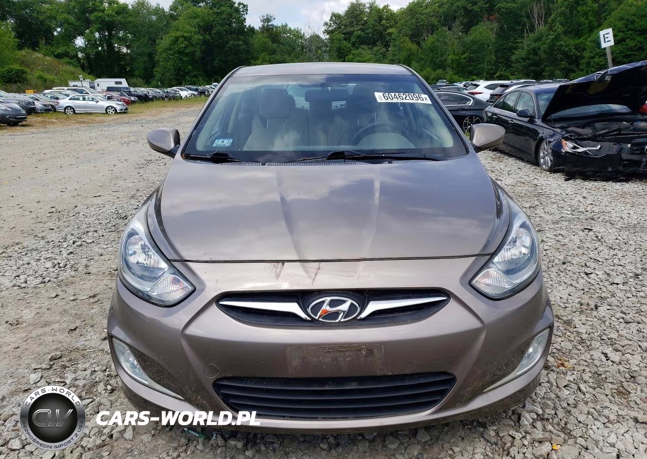 2013 Hyundai Accent Gls VIN:KMHCU4AE5DU463569 - 5