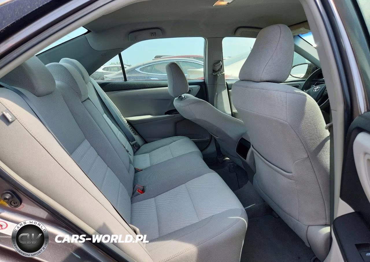 2015 Toyota Camry Hybrid Le VIN:4T1BD1FK5FU151814 - 10