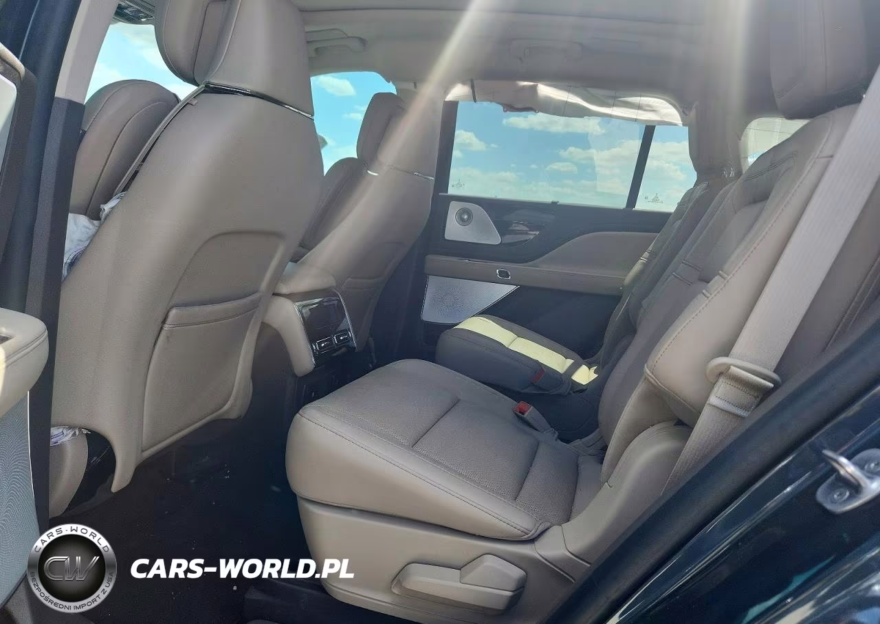 2023 Lincoln Aviator Reserve VIN:5LM5J7WC6PGL26148 - 10