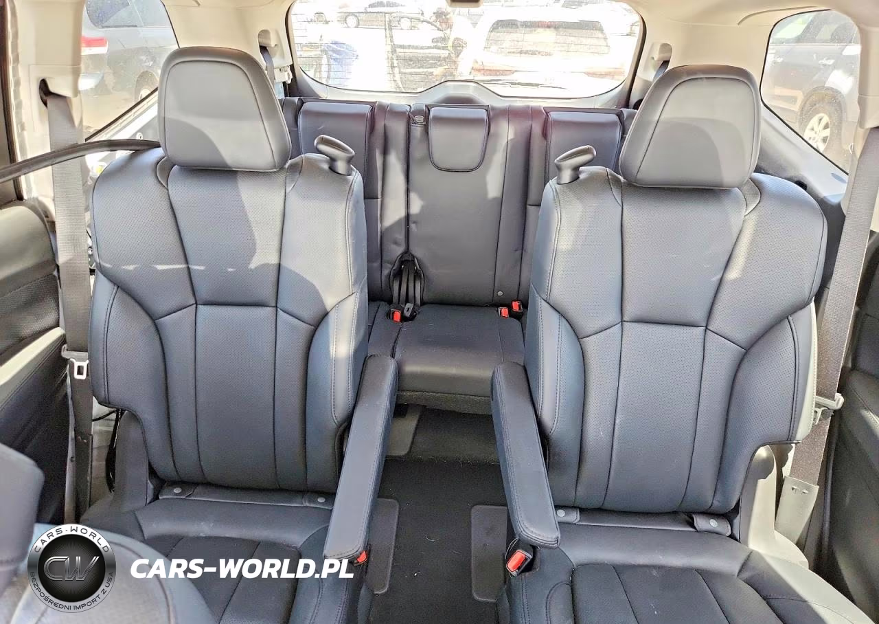 2025 Subaru Ascent Onyx Touring VIN:4S4WMAWDXS3441162 - 10