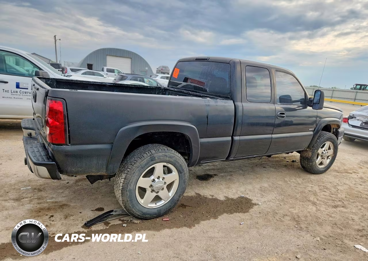 2006 Chevrolet Silverado K2500 Heavy Duty VIN:1GCHK29D36E217066 - 3
