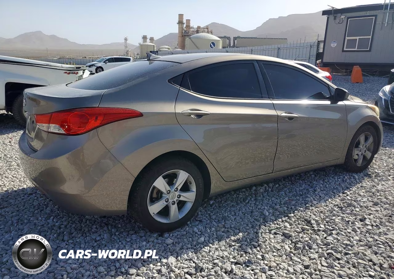 2013 Hyundai Elantra Gls VIN:5NPDH4AE7DH392673 - 3