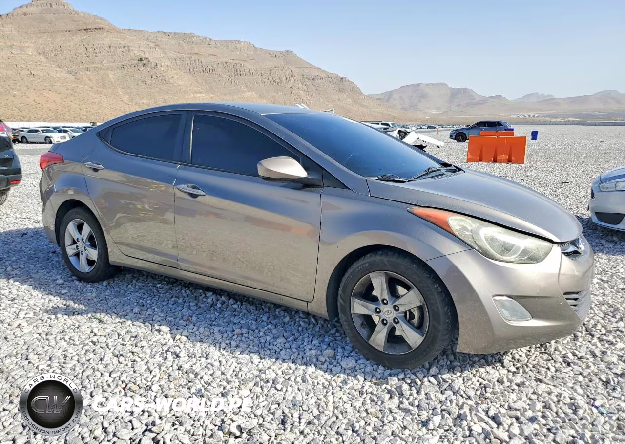 2013 Hyundai Elantra Gls VIN:5NPDH4AE7DH392673 - 4