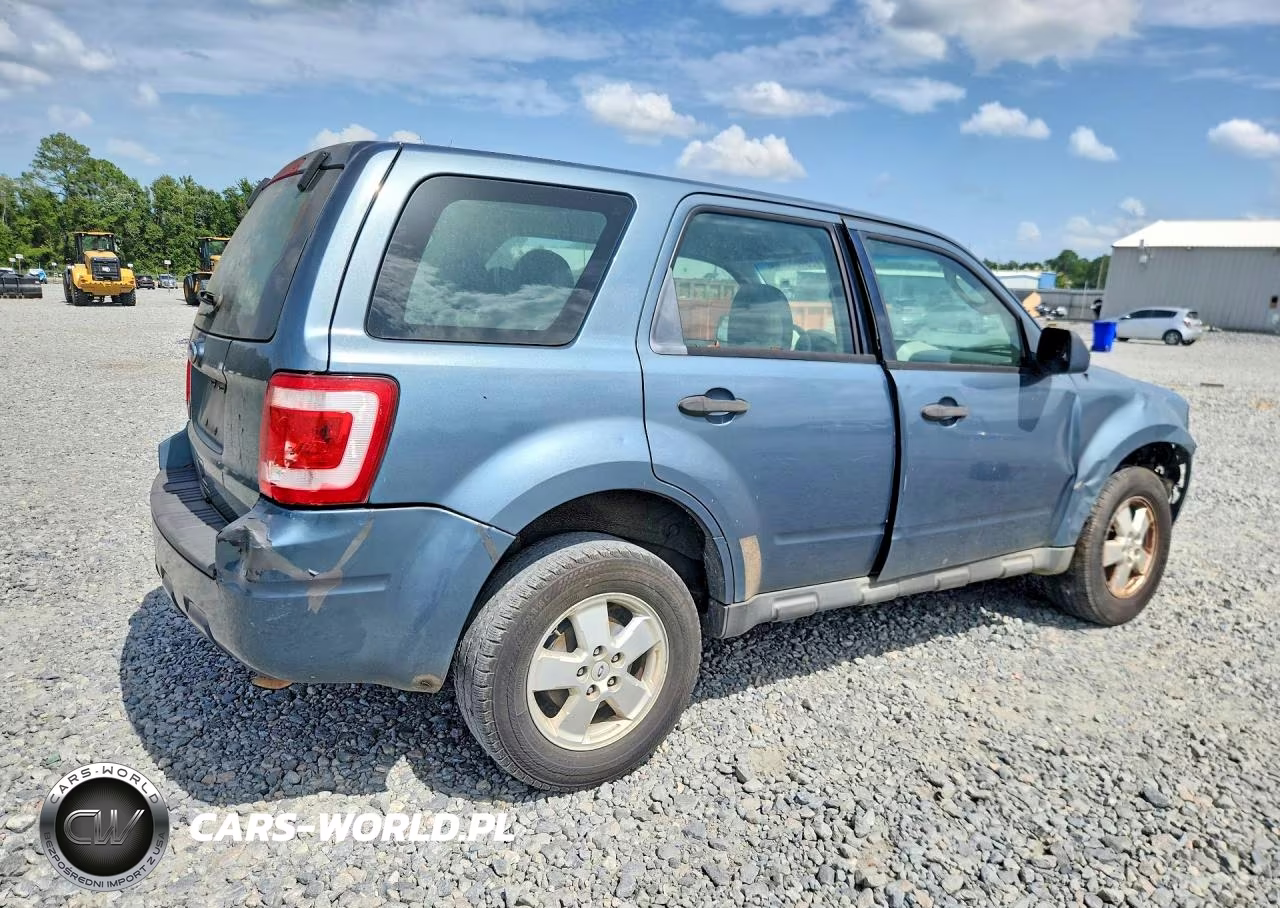 2011 Ford Escape Xls VIN:1FMCU0C74BKA88077 - 3