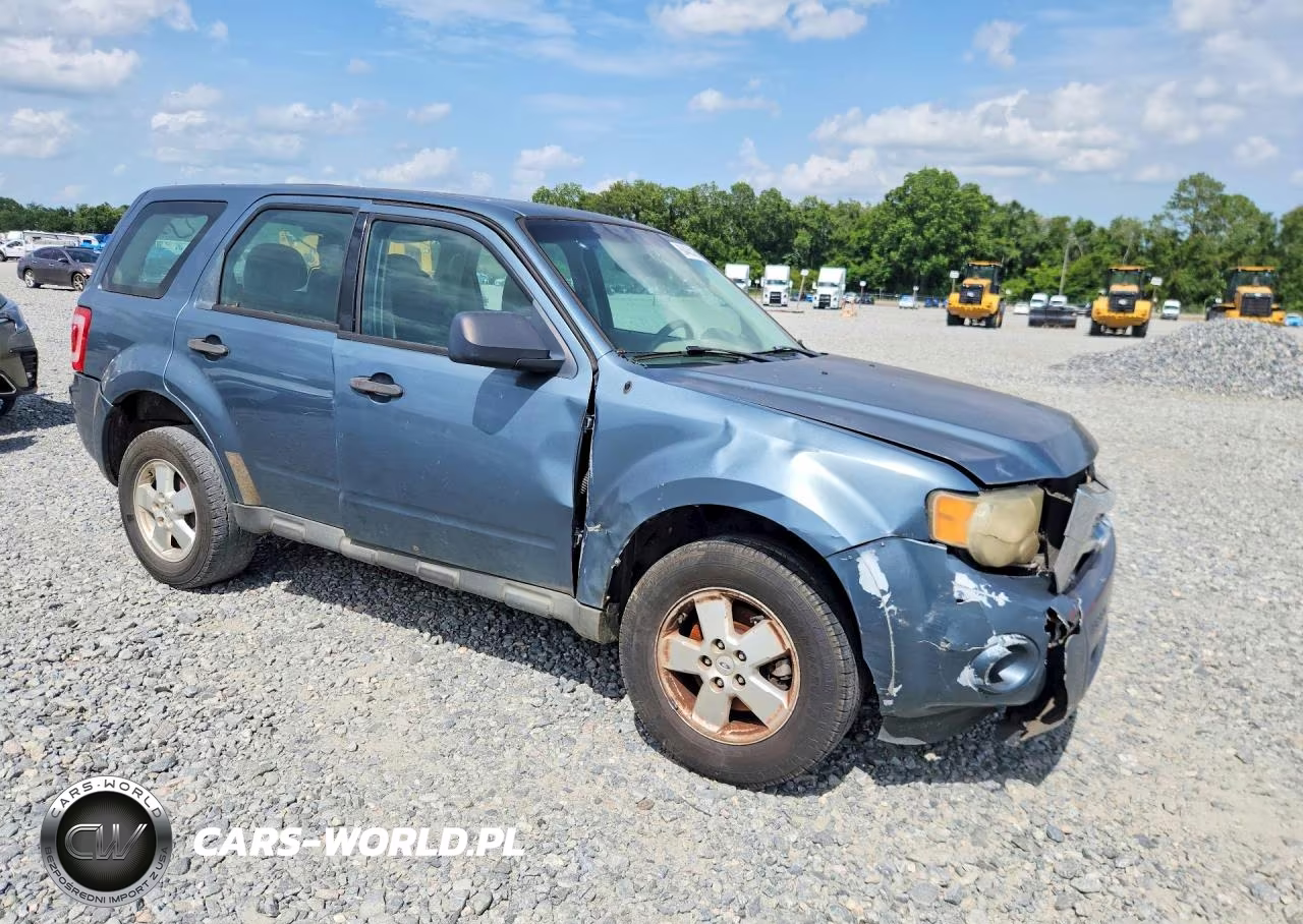 2011 Ford Escape Xls VIN:1FMCU0C74BKA88077 - 4