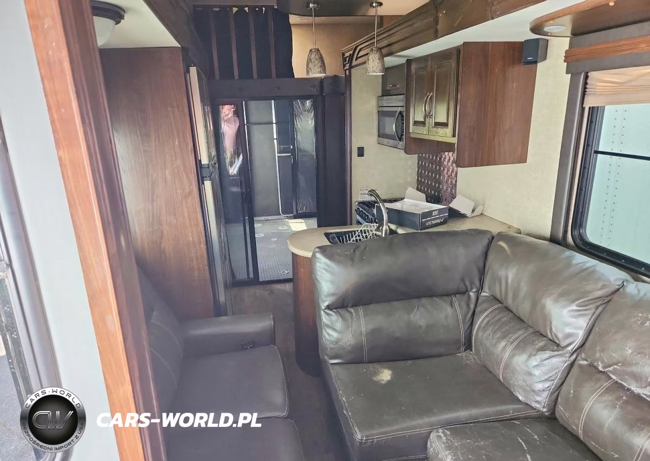 2015 Heartland Cyclone Camper VIN:5SFCG4333FE291690 - 6