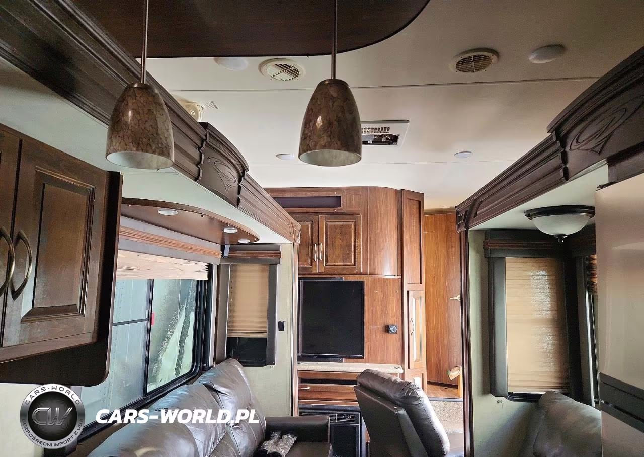 2015 Heartland Cyclone Camper VIN:5SFCG4333FE291690 - 9