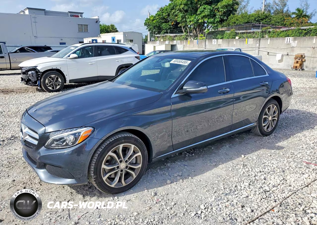 2015 Mercedes-Benz C 300 4Matic – zdjęcie 1 z 12