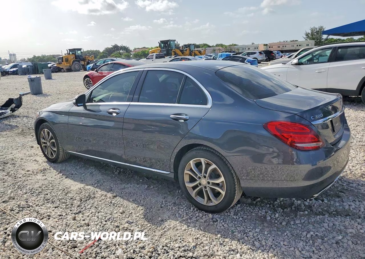 2015 Mercedes-Benz C 300 4Matic VIN:55SWF4KB7FU063149 - 2