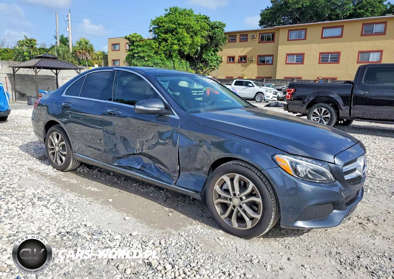 2015 Mercedes-Benz C 300 4Matic VIN:55SWF4KB7FU063149 - 4