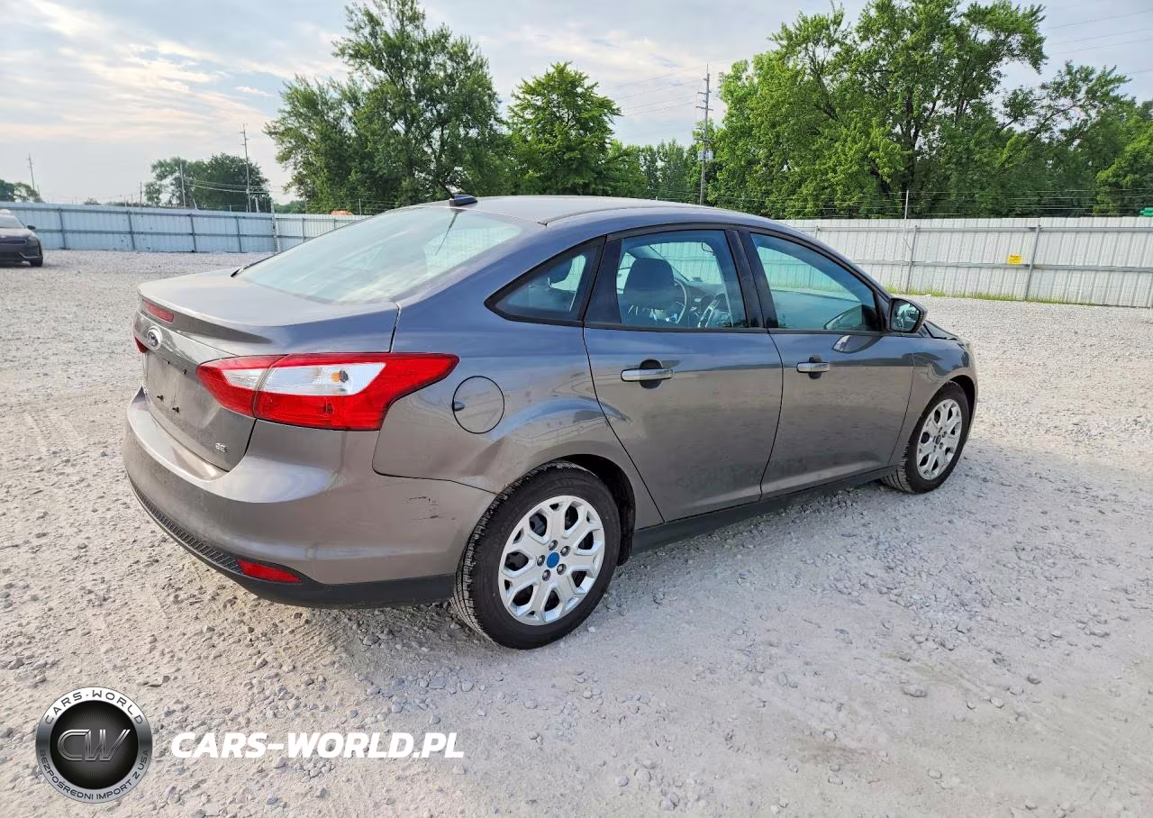 2012 Ford Focus Se VIN:1FAHP3F20CL336152 - 3