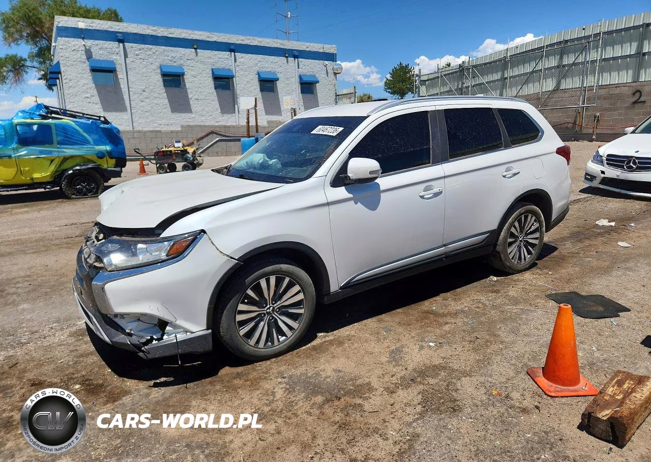 2020 Mitsubishi Outlander Se – zdjęcie 1 z 14