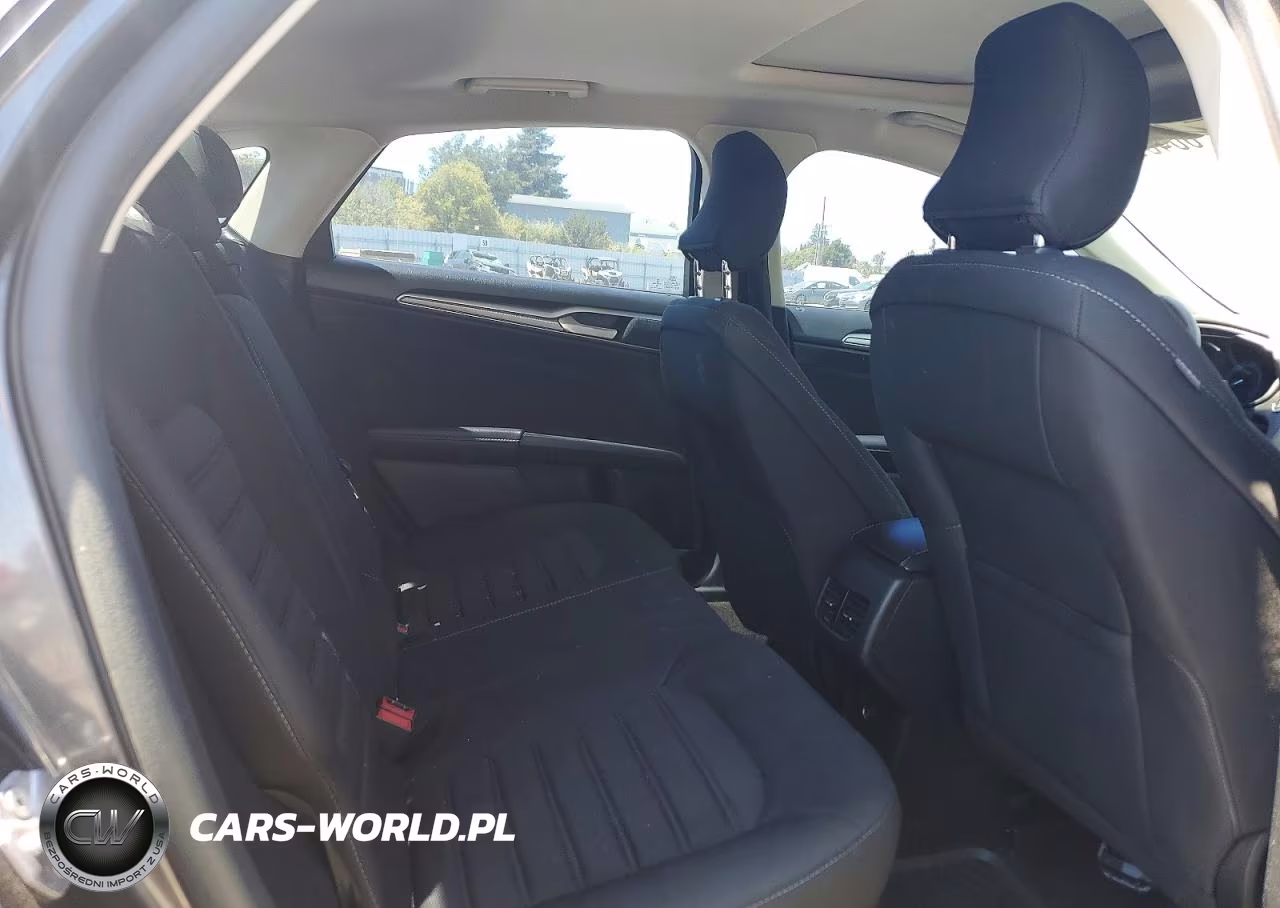 2019 Ford Fusion Se VIN:3FA6P0LU9KR115337 - 10