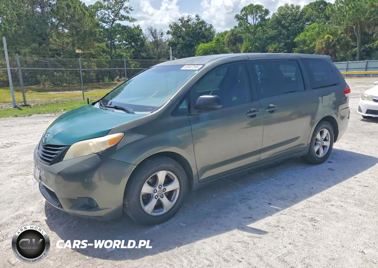 2011 Toyota Sienna Base 7-Passenger