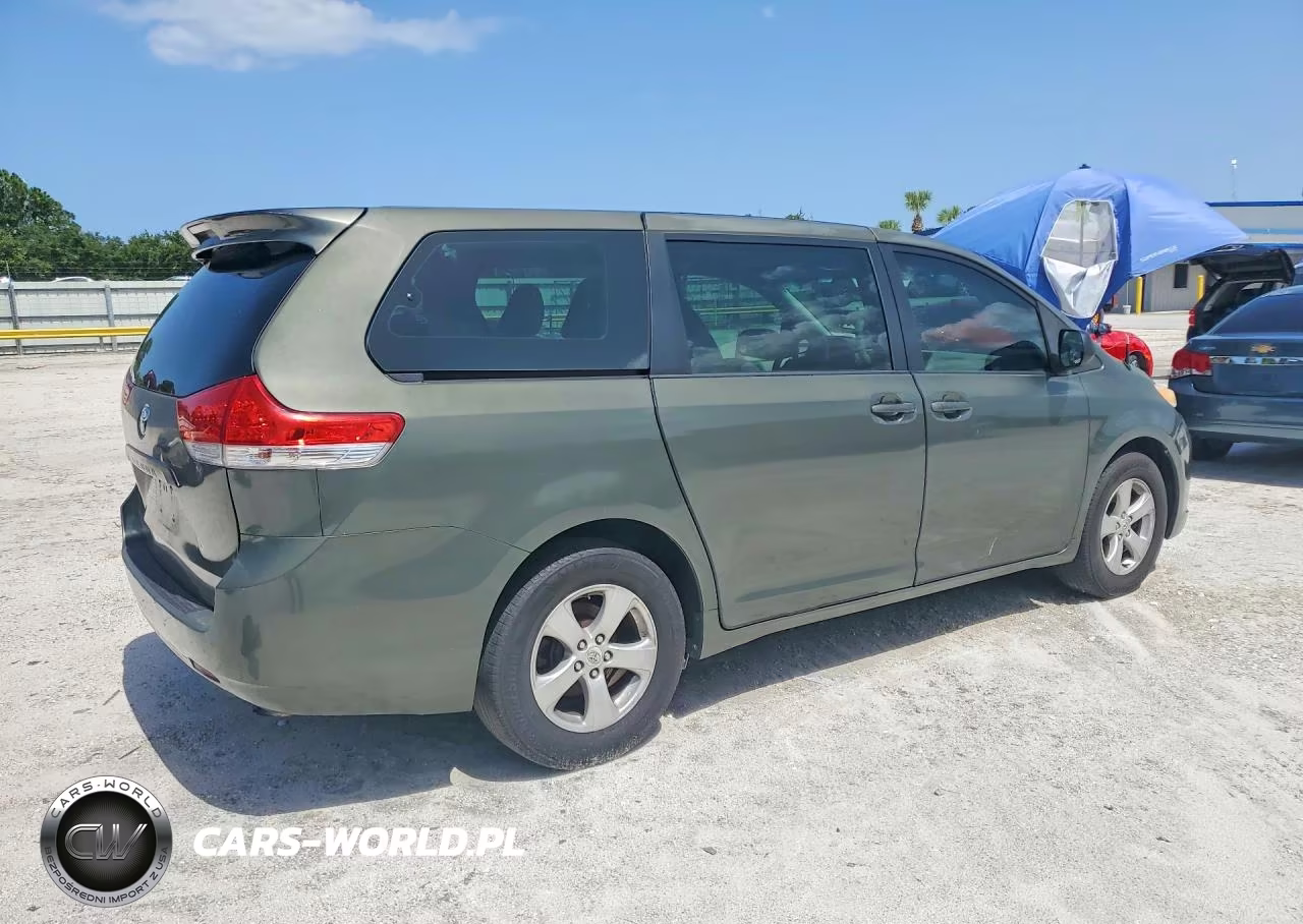 2011 Toyota Sienna Base 7-Passenger VIN:5TDKA3DC4BS008694 - 3