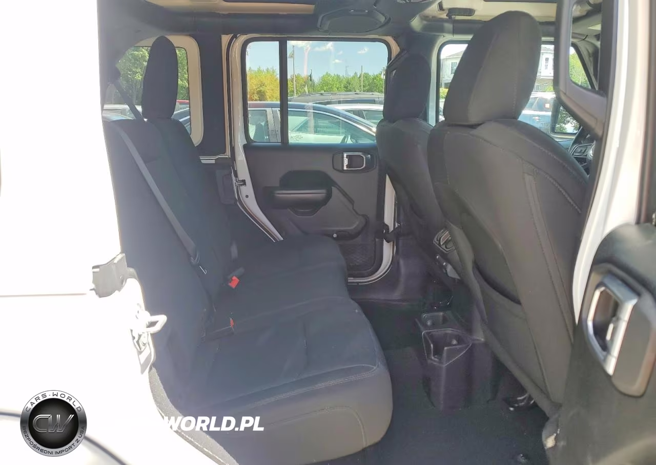 2018 Jeep Wrangler Unlimited Sport VIN:1C4HJXDG1JW104804 - 10