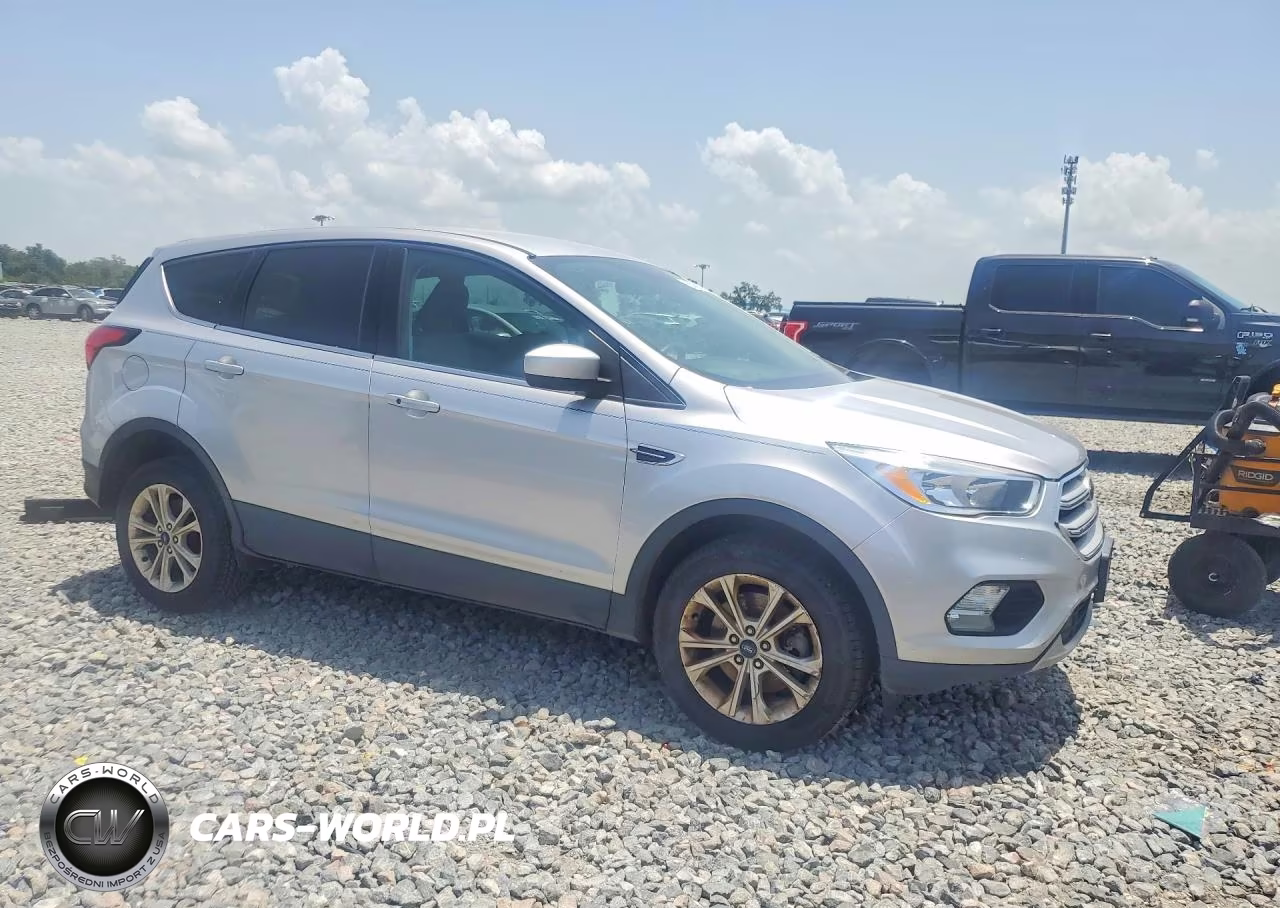 2019 Ford Escape Se VIN:1FMCU9GD8KUB42747 - 4
