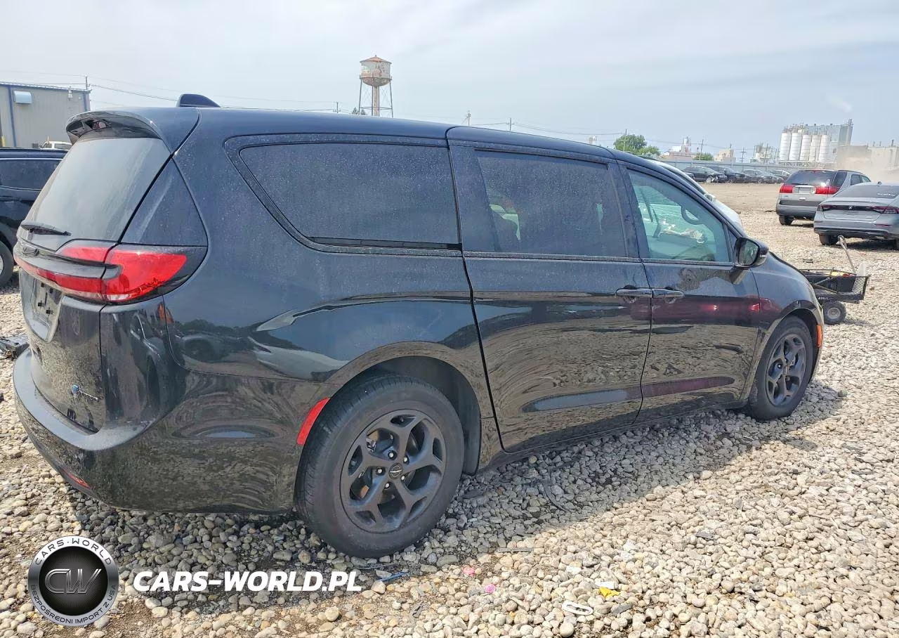 2023 Chrysler Pacifica Hybrid Limited VIN:2C4RC1S77PR584461 - 3