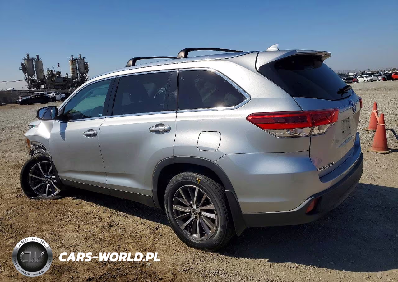 2019 Toyota Highlander Xle VIN:5TDKZRFH6KS325705 - 2
