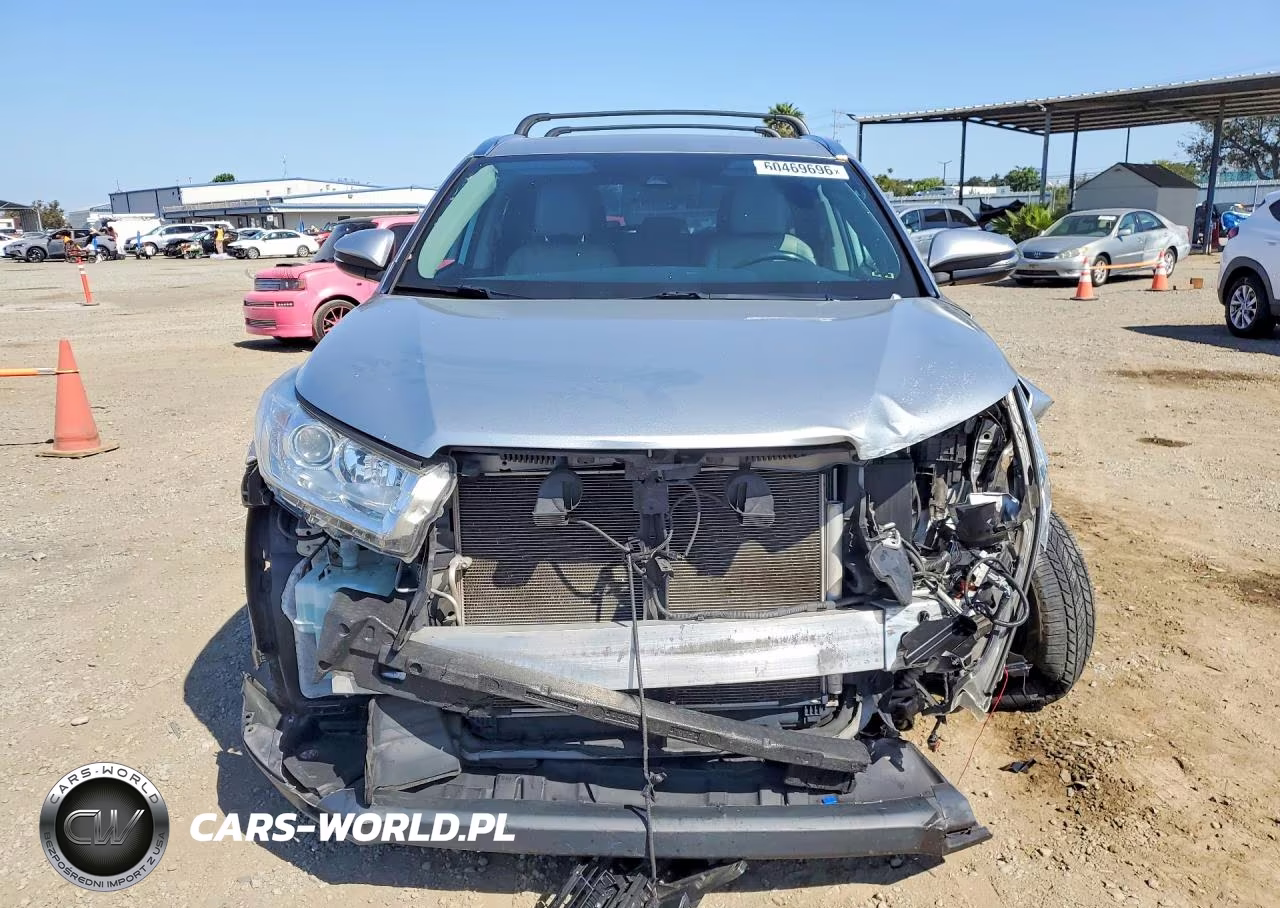 2019 Toyota Highlander Xle VIN:5TDKZRFH6KS325705 - 5