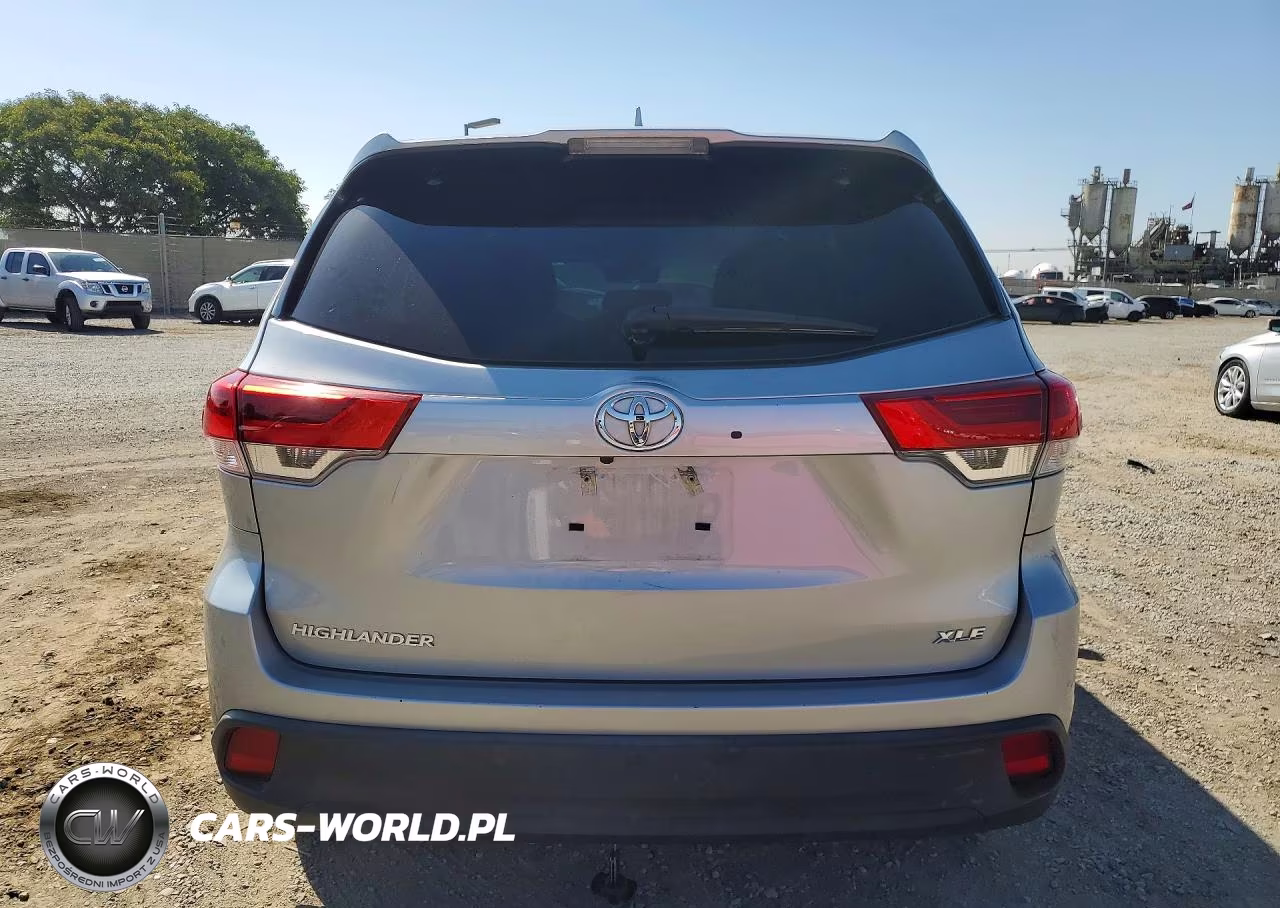 2019 Toyota Highlander Xle VIN:5TDKZRFH6KS325705 - 6