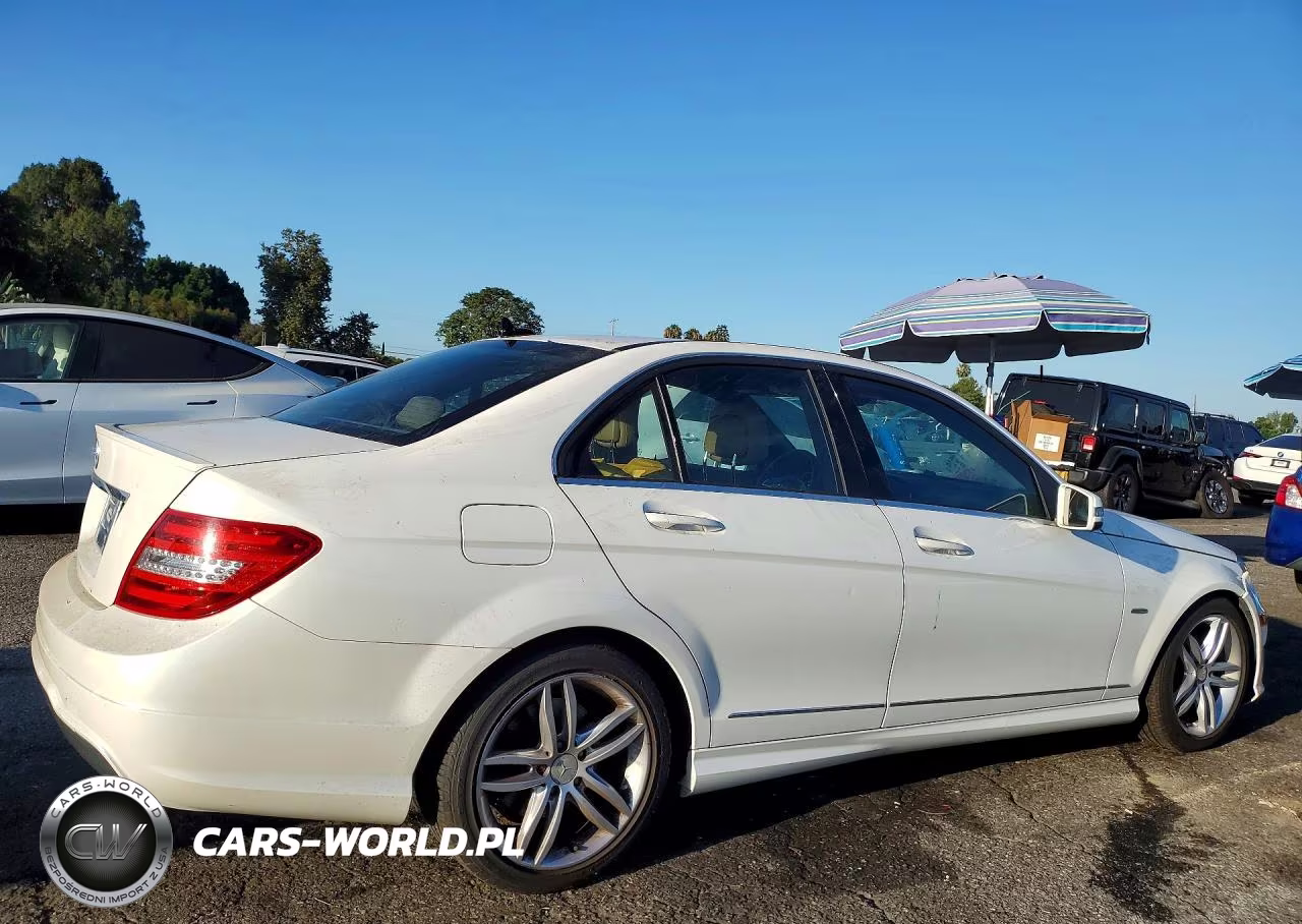 2012 Mercedes-Benz C 250 VIN:WDDGF4HB0CR222747 - 3