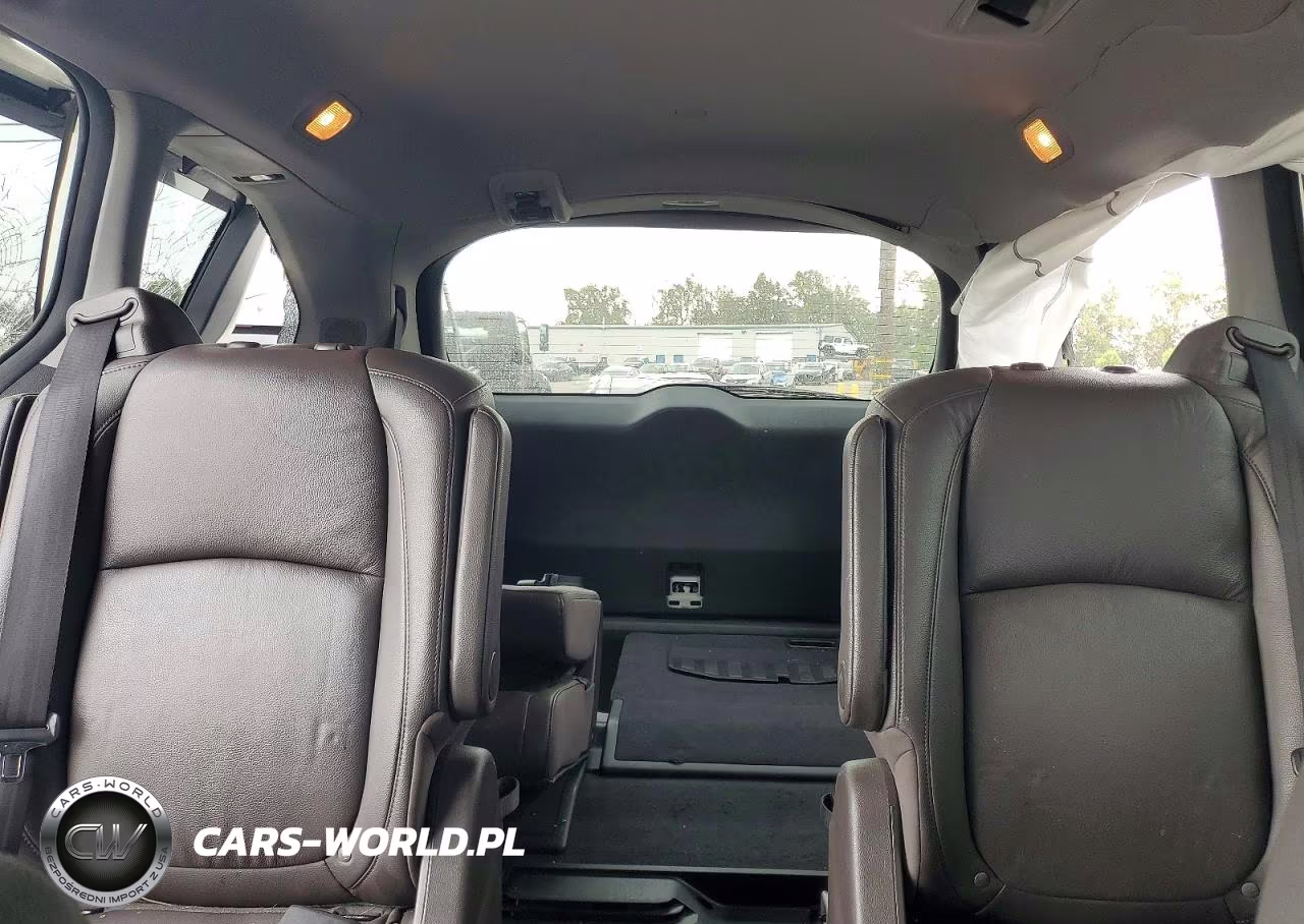 2018 Honda Odyssey Elite VIN:5FNRL6H92JB112046 - 10