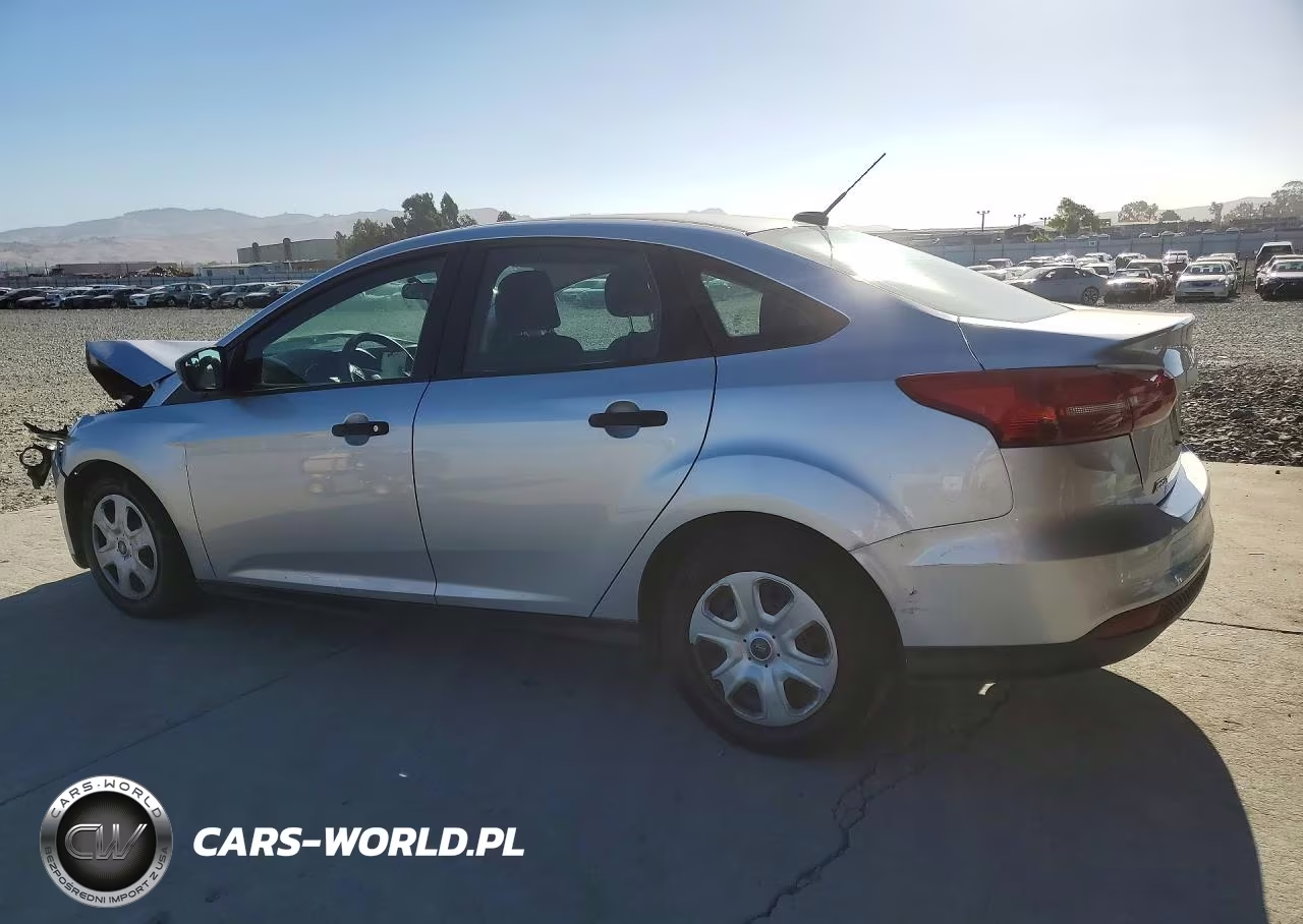 2018 Ford Focus S VIN:1FADP3E25JL288046 - 2