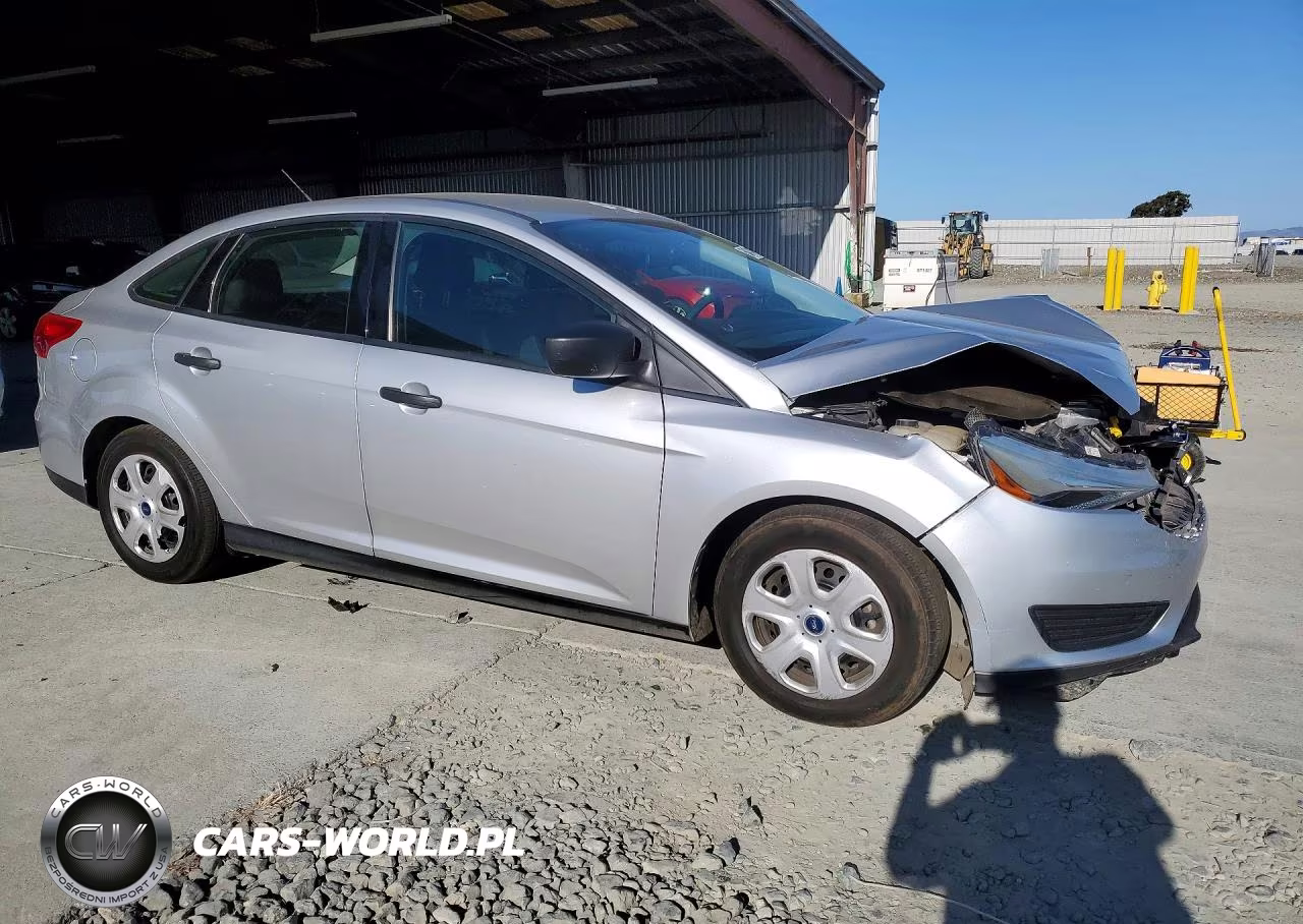 2018 Ford Focus S VIN:1FADP3E25JL288046 - 4