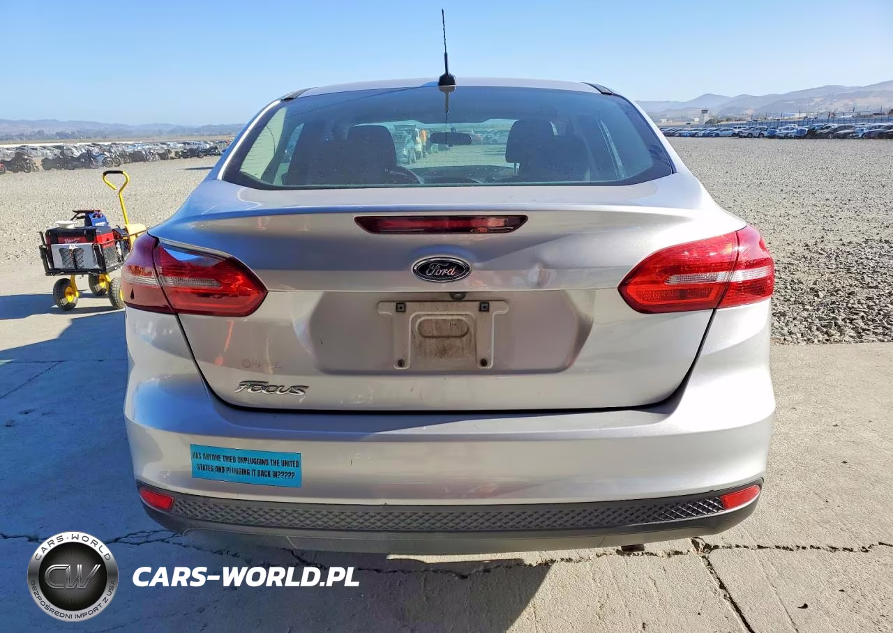 2018 Ford Focus S VIN:1FADP3E25JL288046 - 6
