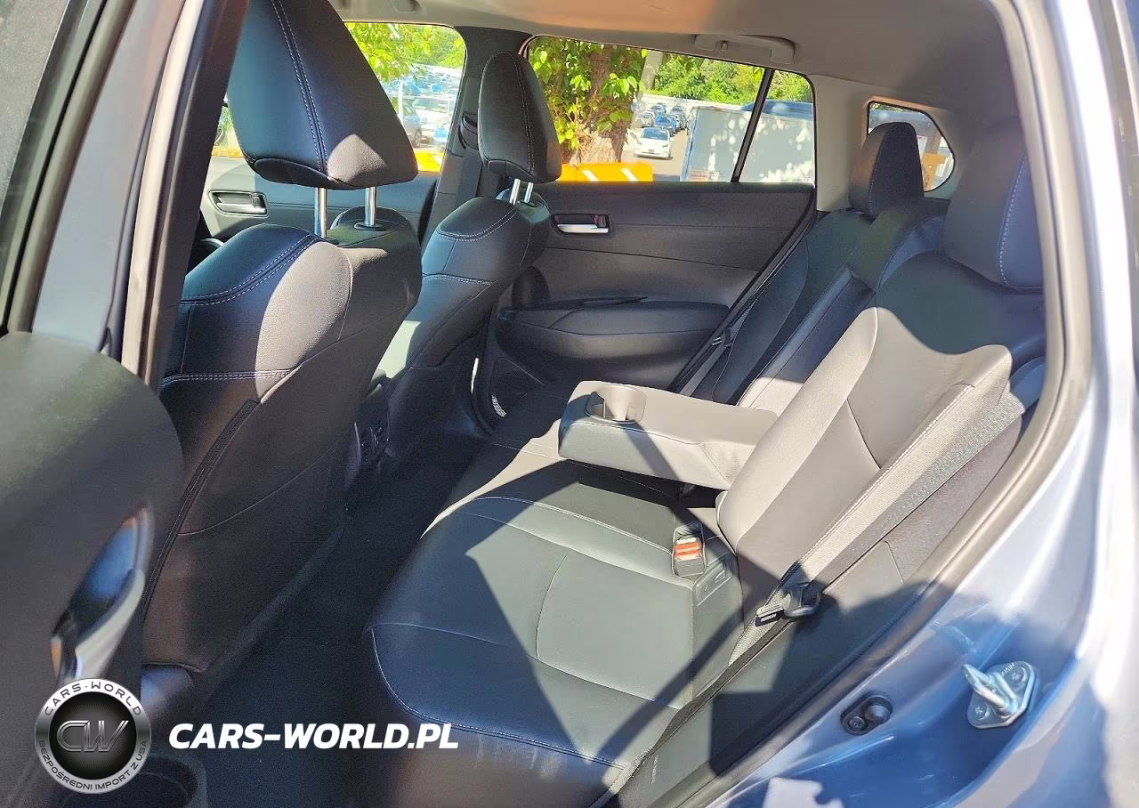 2022 Toyota Corolla Cross Xle VIN:7MUDAAAG5NV031464 - 10