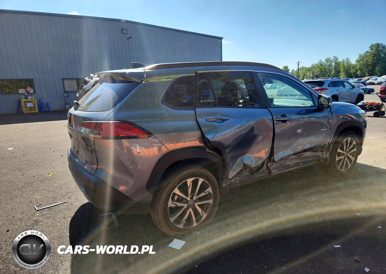2022 Toyota Corolla Cross Xle VIN:7MUDAAAG5NV031464 - 3