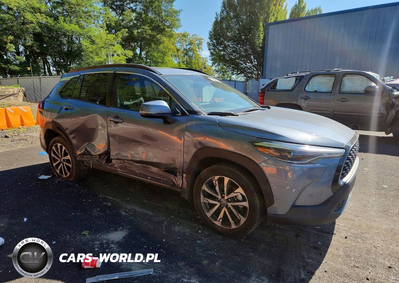 2022 Toyota Corolla Cross Xle VIN:7MUDAAAG5NV031464 - 4