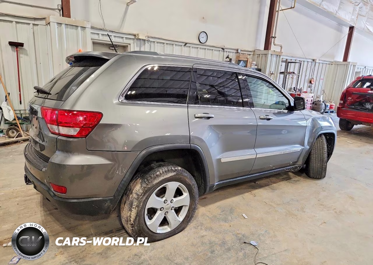 2012 Jeep Grand Cherokee Laredo VIN:1C4RJFAG2CC132912 - 3