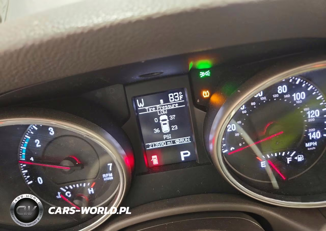 2012 Jeep Grand Cherokee Laredo VIN:1C4RJFAG2CC132912 - 9