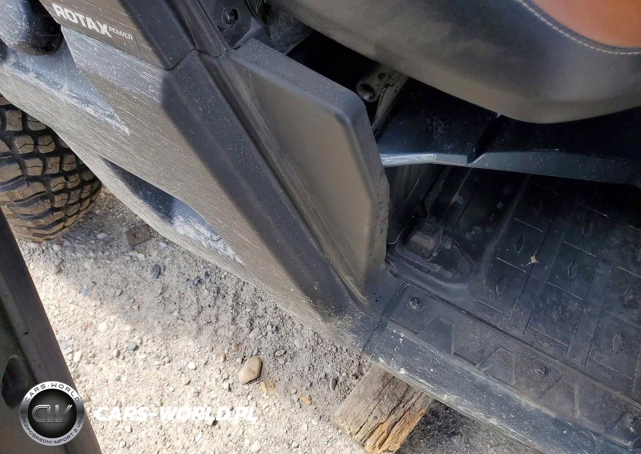2019 Can-Am Defender Utility Vehicle VIN:3JBUUAX49NK003986 - 3