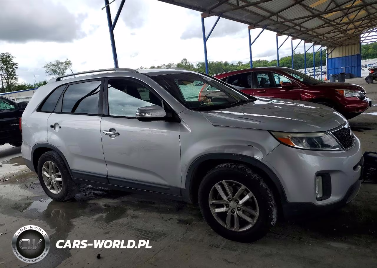 2014 Kia Sorento Lx VIN:5XYKT4A69EG506888 - 4