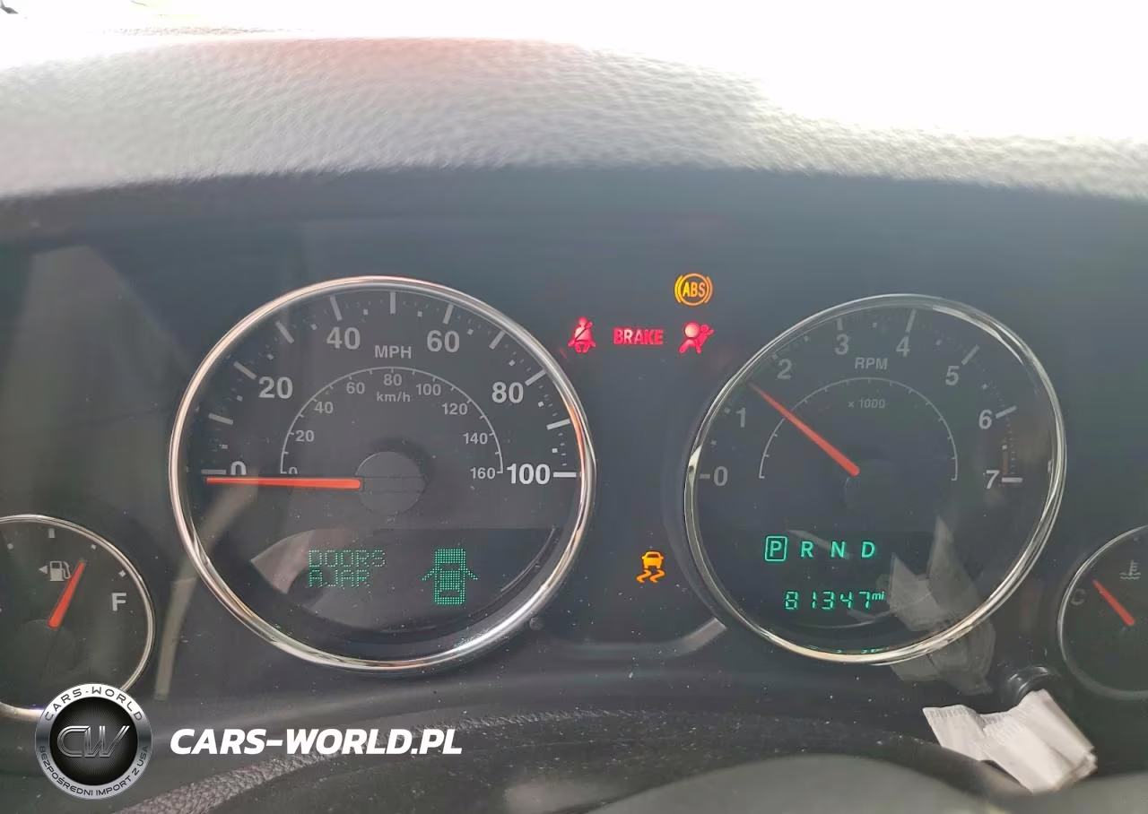 2017 Jeep Wrangler Unlimited Sahara VIN:1C4BJWEG5HL503807 - 9
