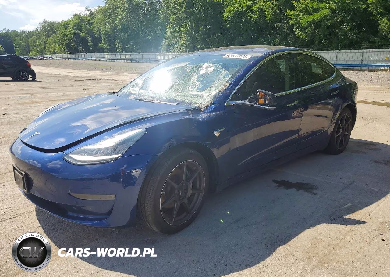 2018 Tesla Model 3 – zdjęcie 1 z 12