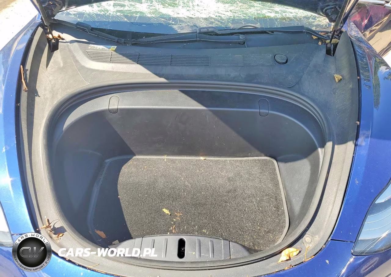 2018 Tesla Model 3 VIN:5YJ3E1EB7JF064358 - 11