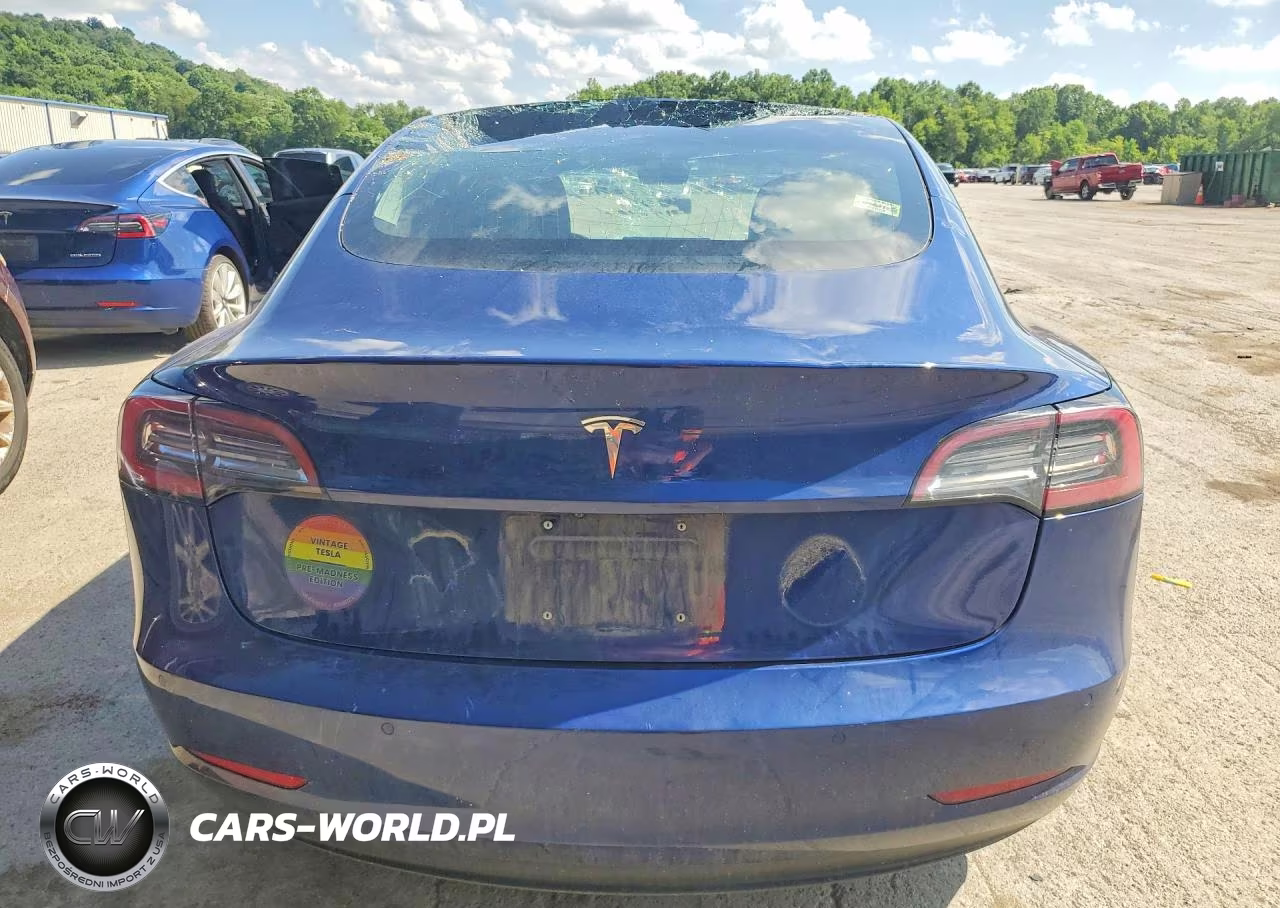 2018 Tesla Model 3 VIN:5YJ3E1EB7JF064358 - 6